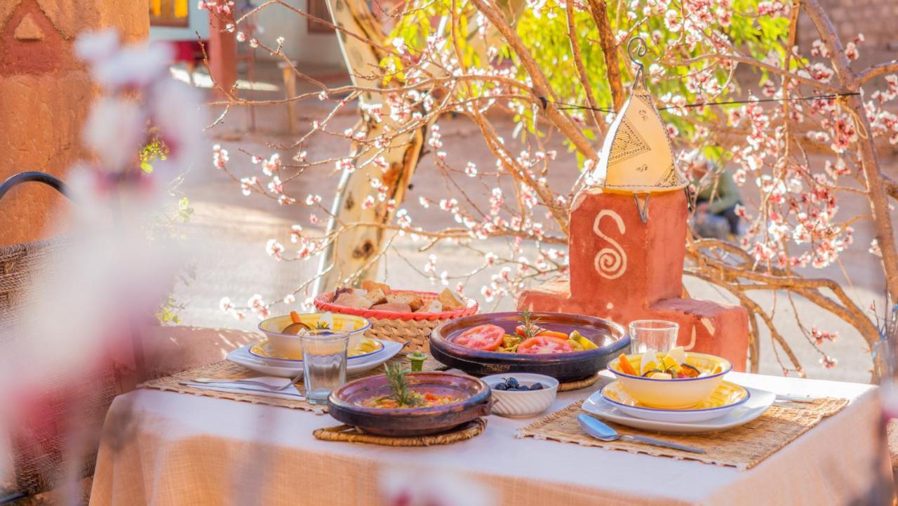 Riad Kasbah Des Roches Akhendachou n'Ait Ouffi Esterno foto