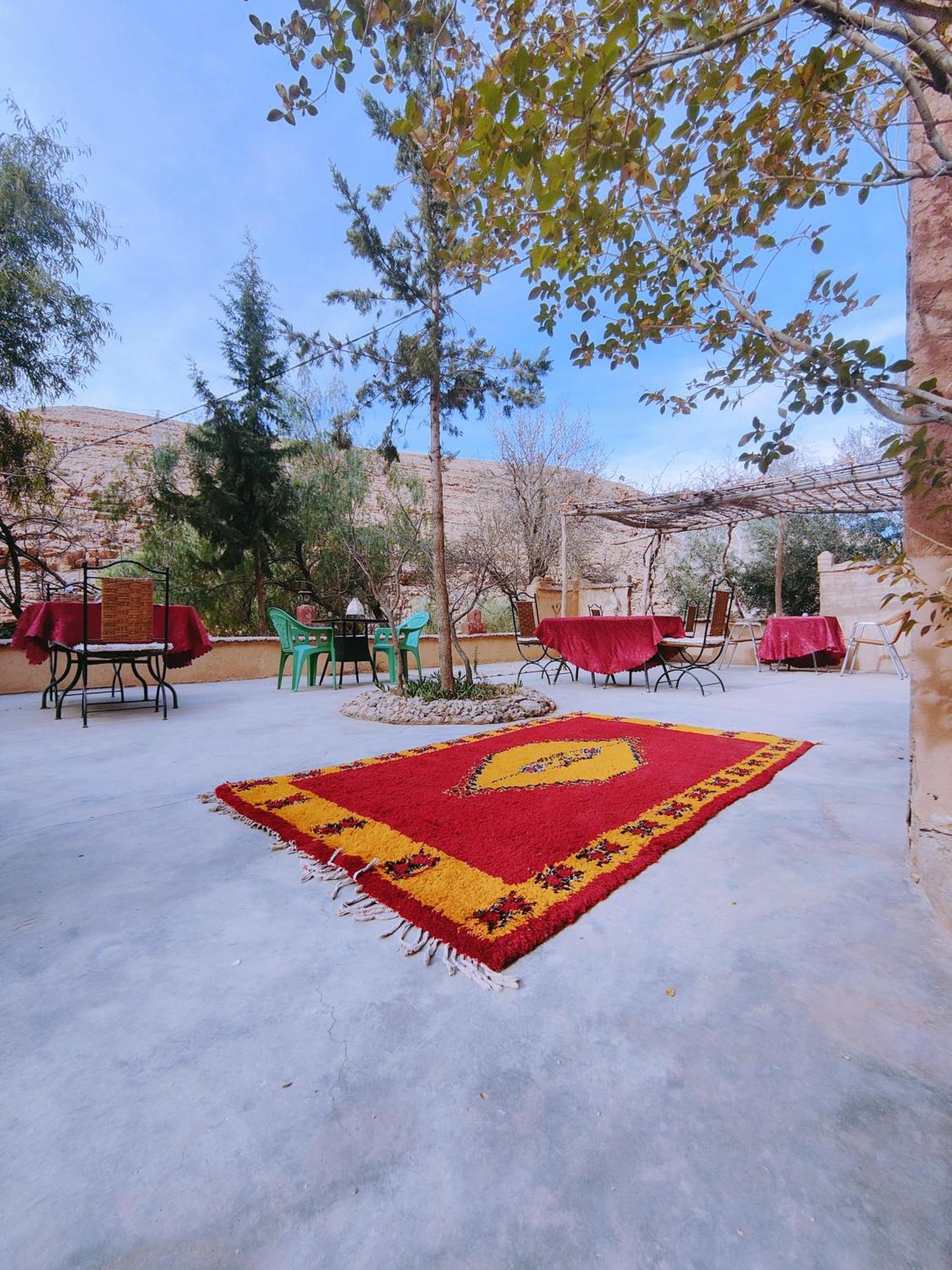 Riad Kasbah Des Roches Akhendachou n'Ait Ouffi Esterno foto