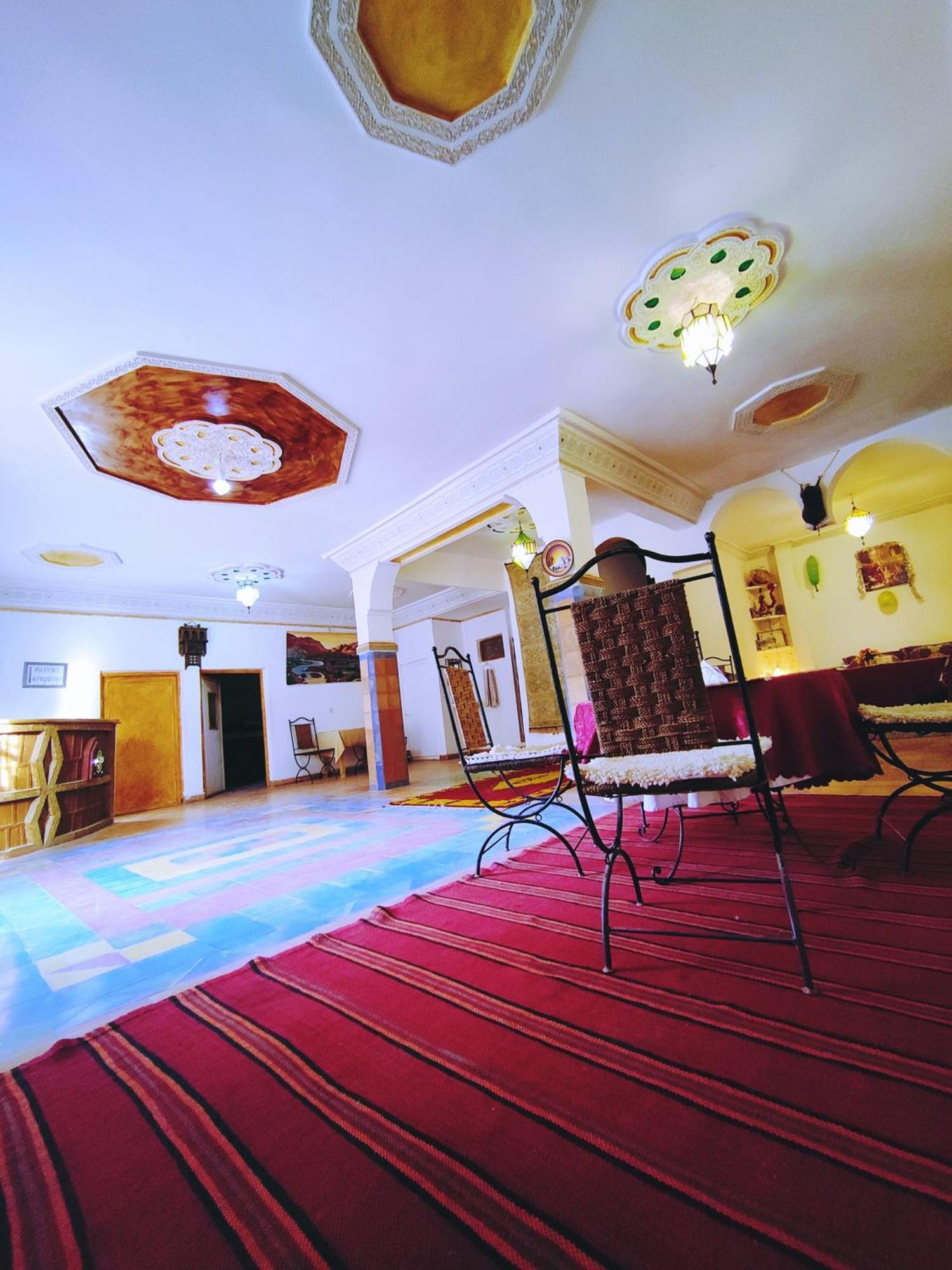 Riad Kasbah Des Roches Akhendachou n'Ait Ouffi Esterno foto