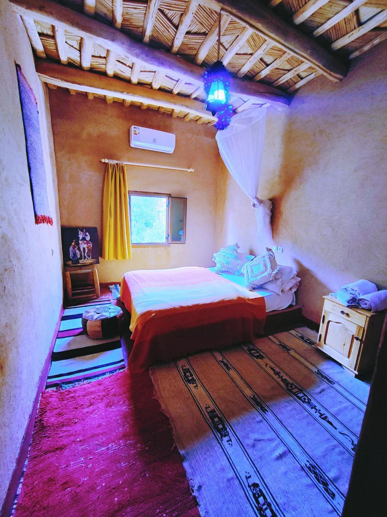 Riad Kasbah Des Roches Akhendachou n'Ait Ouffi Esterno foto