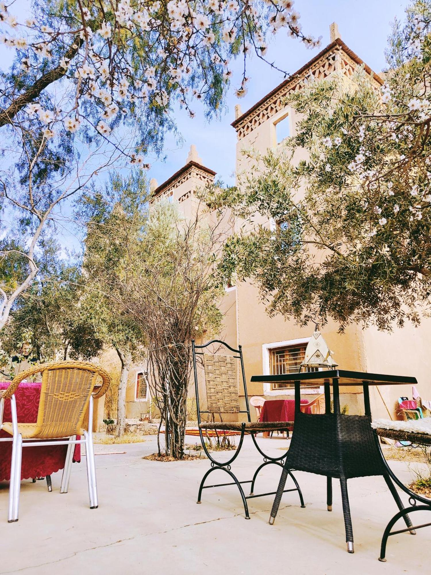 Riad Kasbah Des Roches Akhendachou n'Ait Ouffi Esterno foto