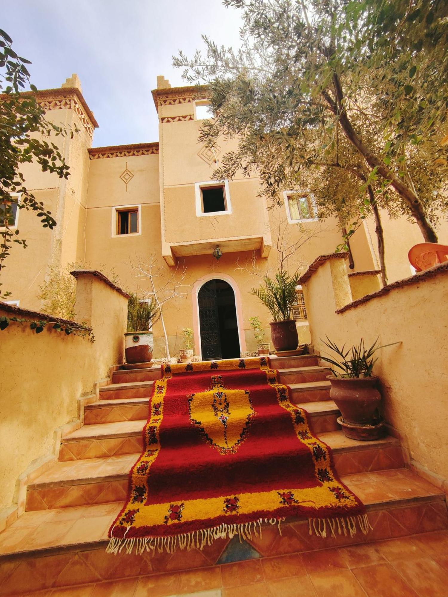 Riad Kasbah Des Roches Akhendachou n'Ait Ouffi Esterno foto