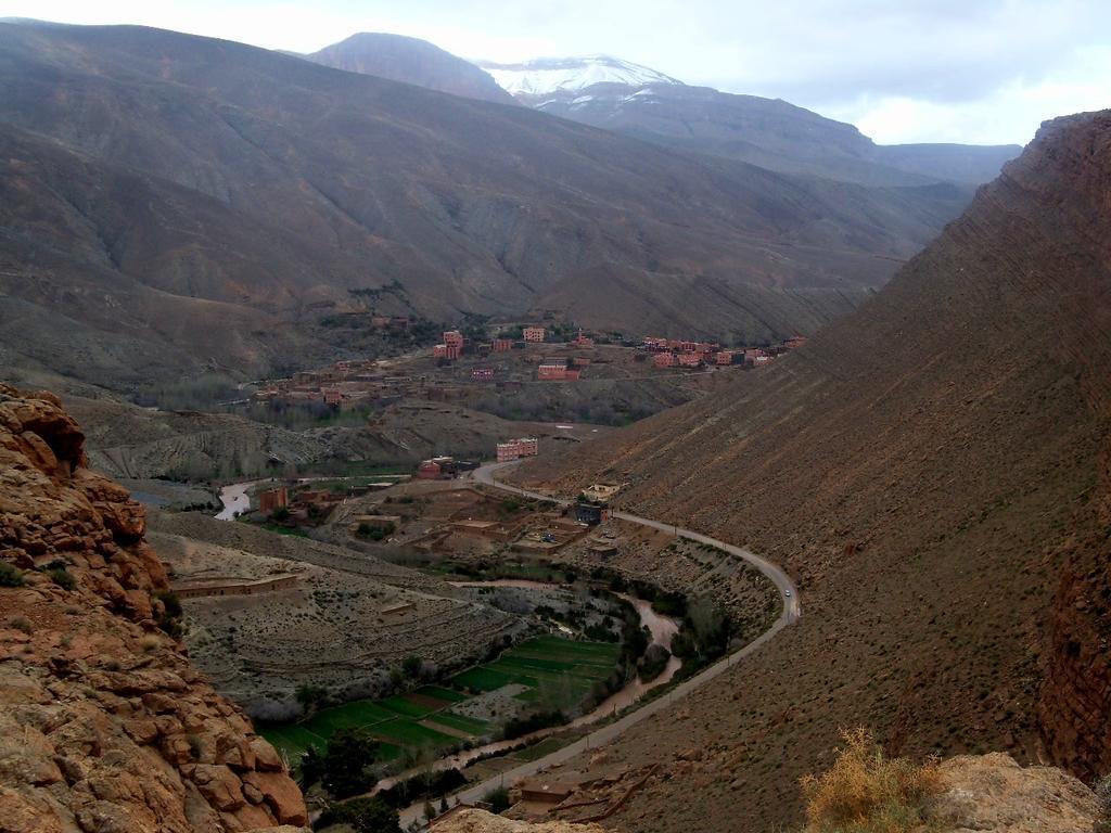 Riad Kasbah Des Roches Akhendachou n'Ait Ouffi Esterno foto
