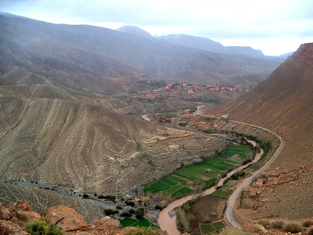 Riad Kasbah Des Roches Akhendachou n'Ait Ouffi Esterno foto